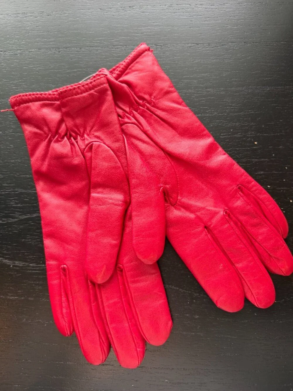 NWOT Grandoe Red 100% Leather Gloves Medium